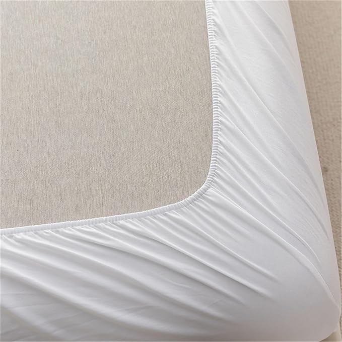 Fitted Sheet fitting on mattress corner
